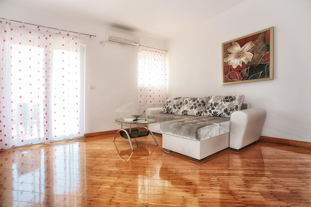 Apartments Villa Happy Mrcevac ภายนอก รูปภาพ