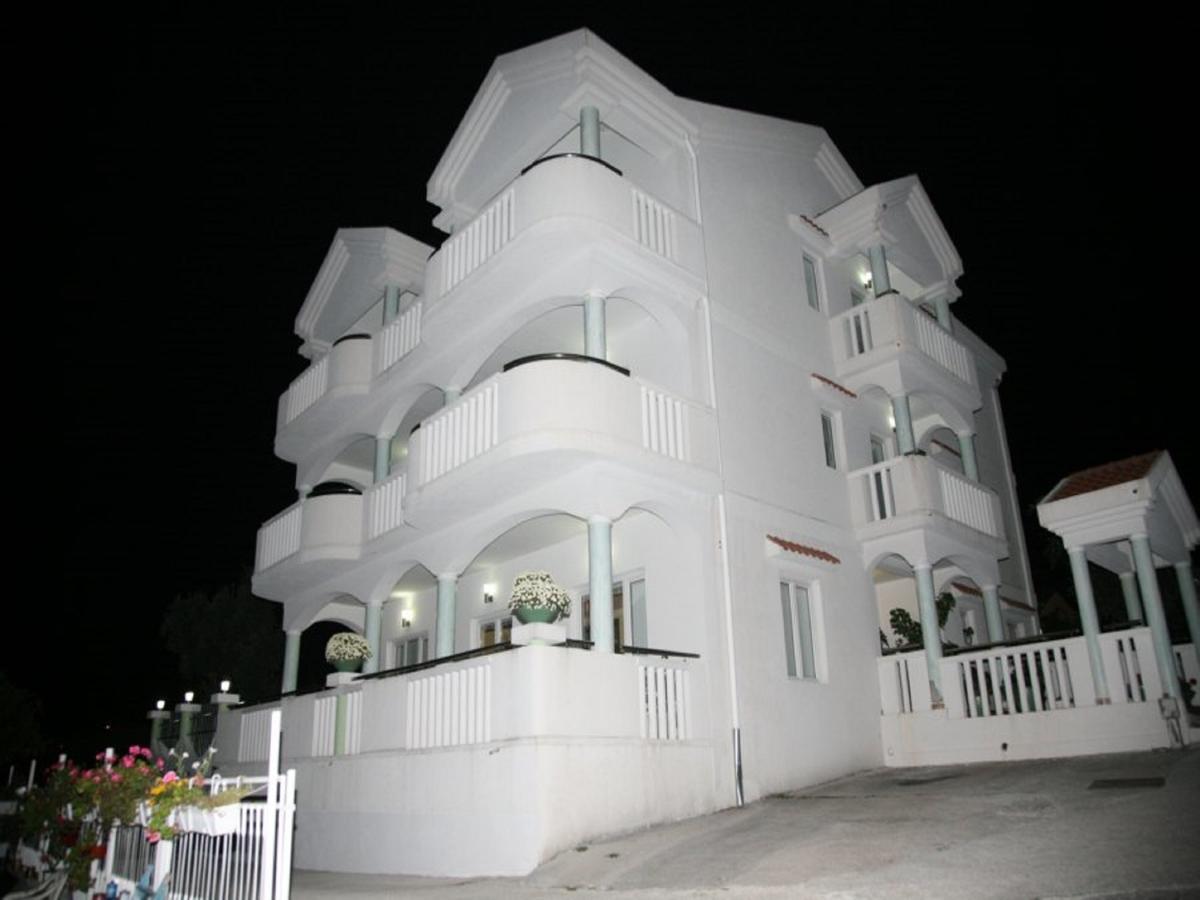 Apartments Villa Happy Mrcevac ภายนอก รูปภาพ
